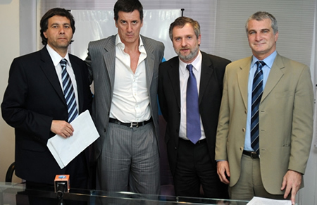 Independiente y Racing firmaron un convenio con el INADI